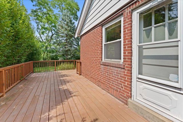 2304 E Galbraith Road, Reading, OH 45237