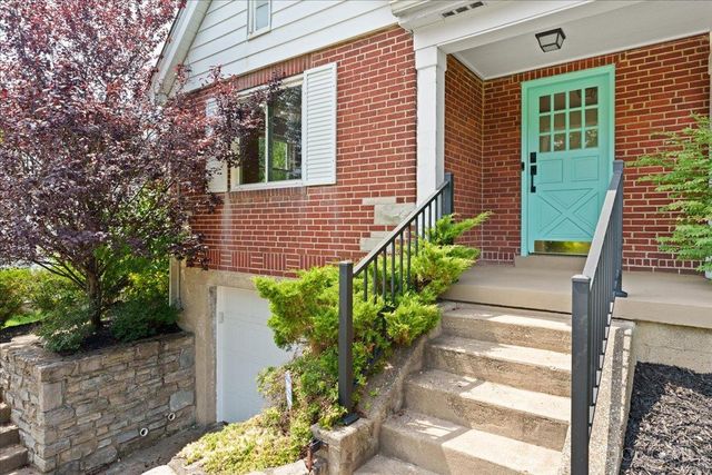 2304 E Galbraith Road, Reading, OH 45237