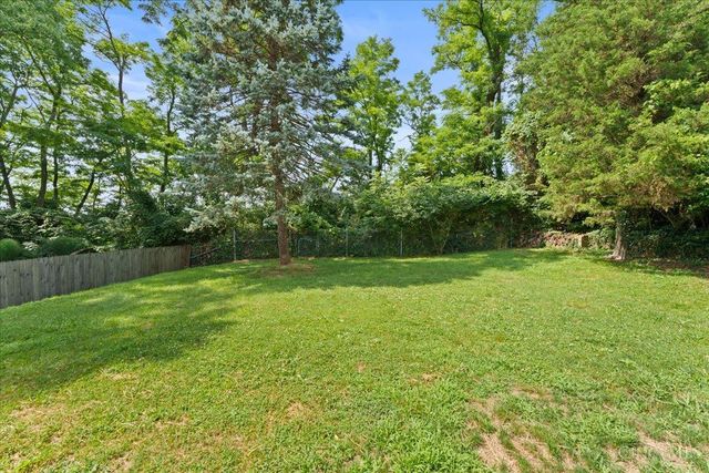 2304 E Galbraith Road, Reading, OH 45237