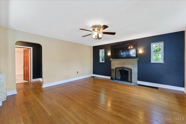 2304 E Galbraith Road, Reading, OH 45237