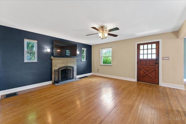 2304 E Galbraith Road, Reading, OH 45237