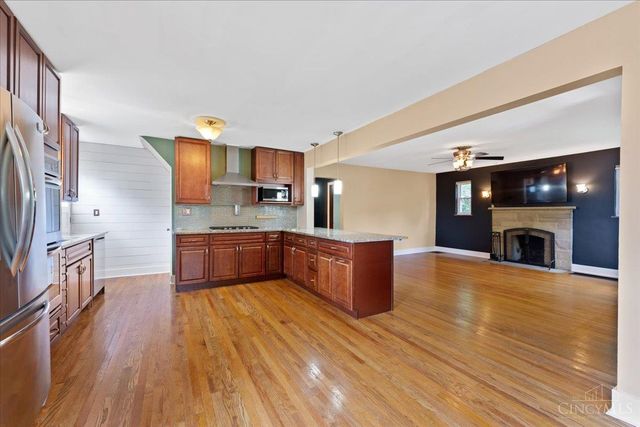 2304 E Galbraith Road, Reading, OH 45237