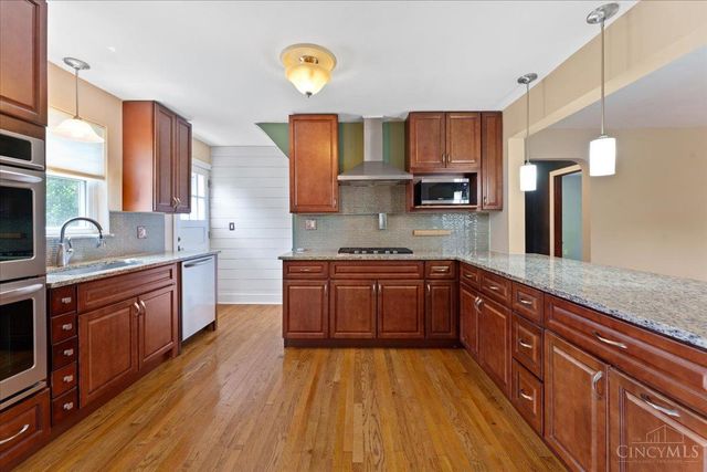 2304 E Galbraith Road, Reading, OH 45237