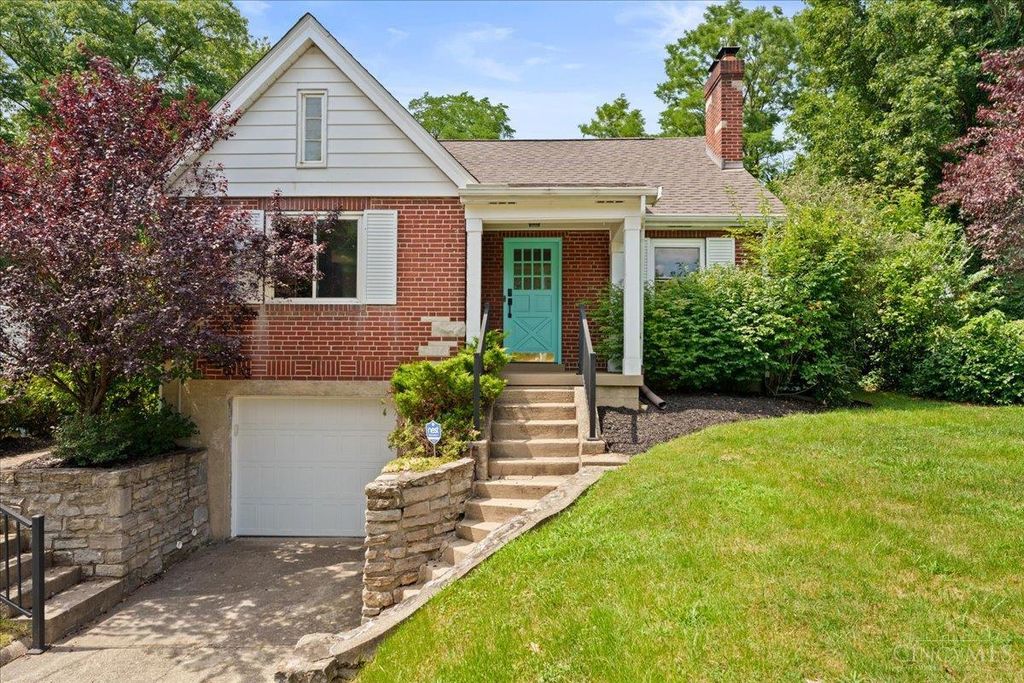 2304 E Galbraith Road, Reading, OH 45237
