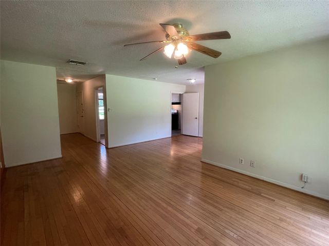 5042 Grape Street, Houston, TX 77096