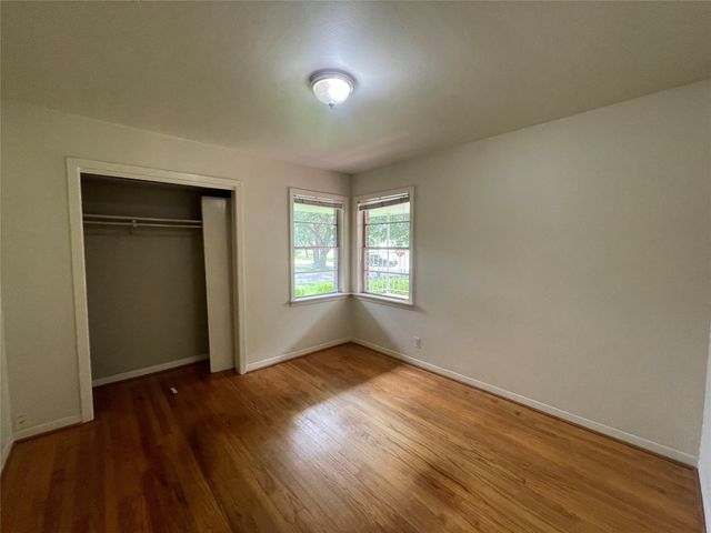 5042 Grape Street, Houston, TX 77096