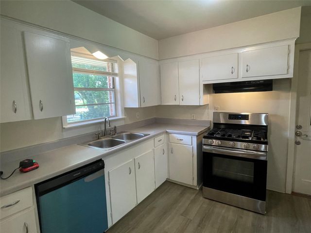 5042 Grape Street, Houston, TX 77096