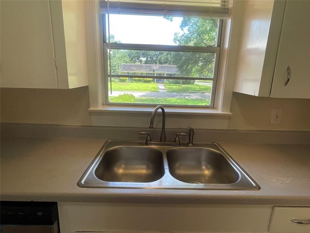 5042 Grape Street, Houston, TX 77096