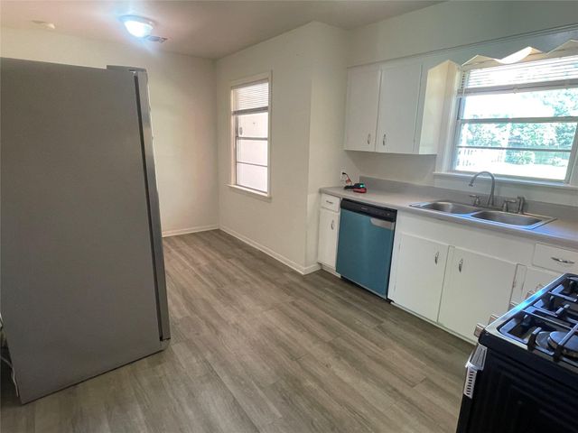5042 Grape Street, Houston, TX 77096