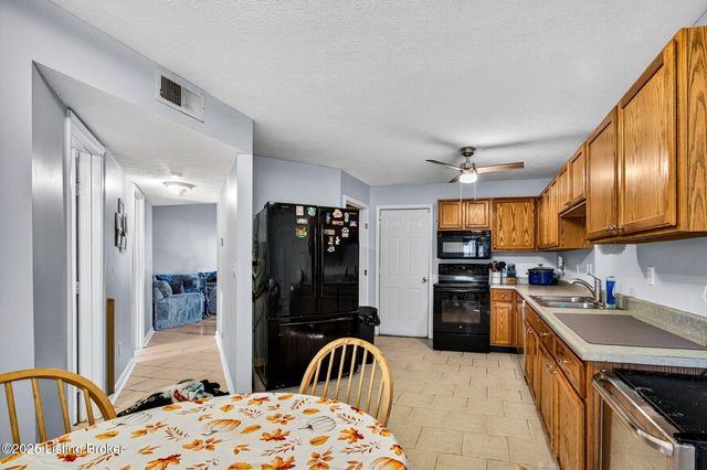 4112 Willowview Blvd, Louisville, KY 40299