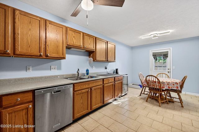 4112 Willowview Blvd, Louisville, KY 40299