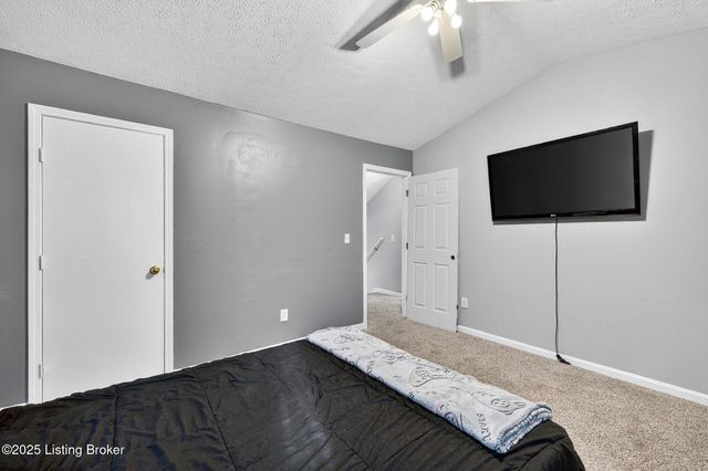 4112 Willowview Blvd, Louisville, KY 40299