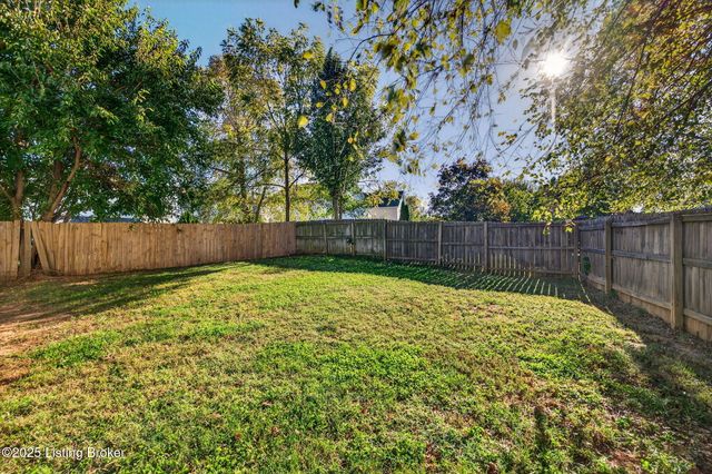 4112 Willowview Blvd, Louisville, KY 40299