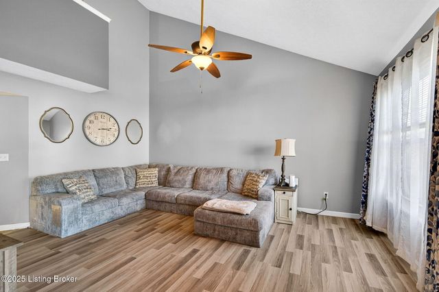 4112 Willowview Blvd, Louisville, KY 40299