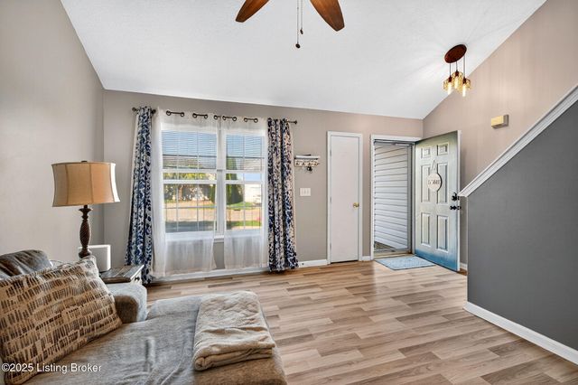 4112 Willowview Blvd, Louisville, KY 40299