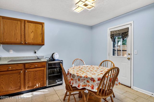 4112 Willowview Blvd, Louisville, KY 40299