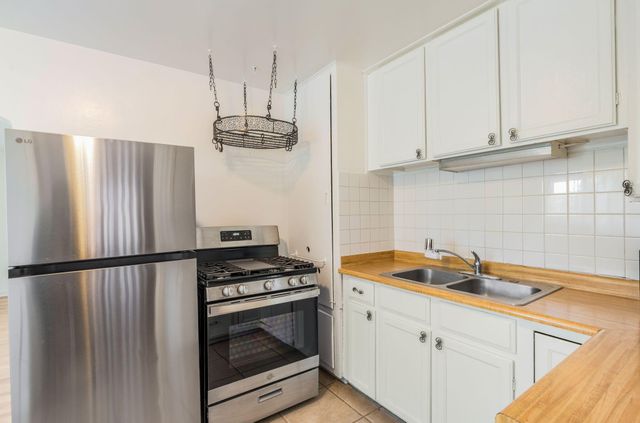 215 Madison Street NE, Albuquerque, NM 87108