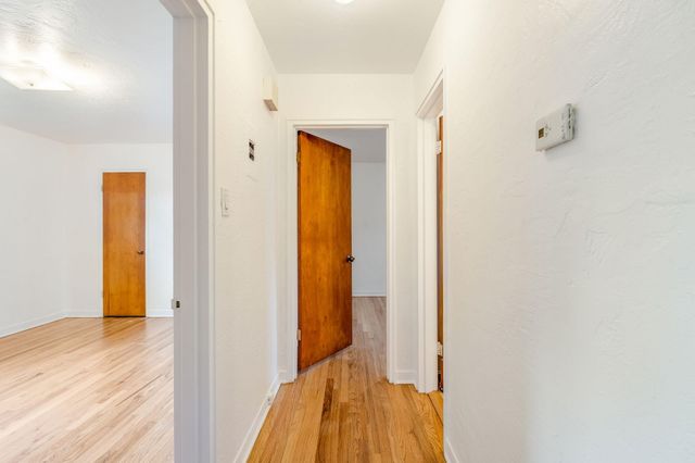 215 Madison Street NE, Albuquerque, NM 87108