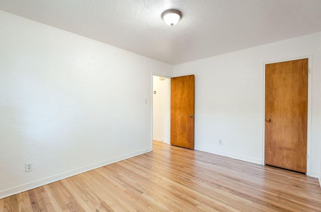 215 Madison Street NE, Albuquerque, NM 87108
