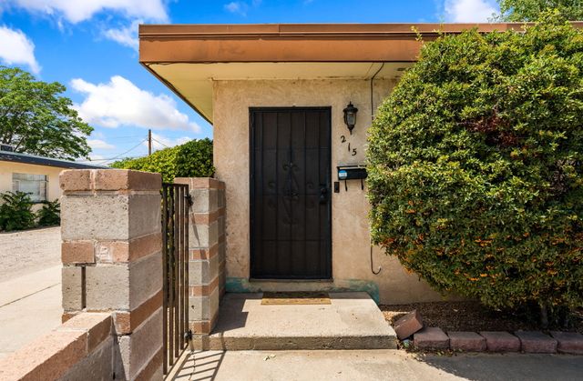 215 Madison Street NE, Albuquerque, NM 87108