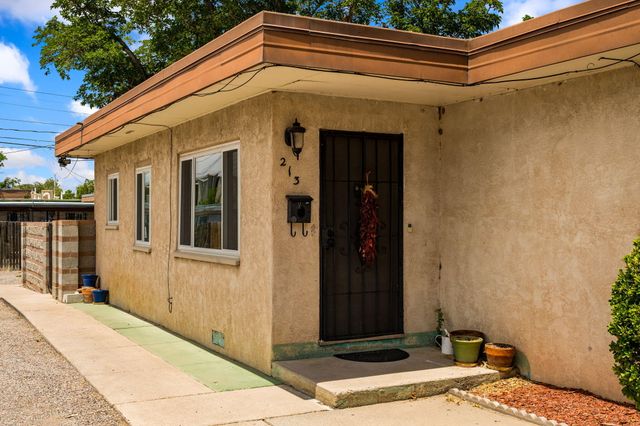 215 Madison Street NE, Albuquerque, NM 87108