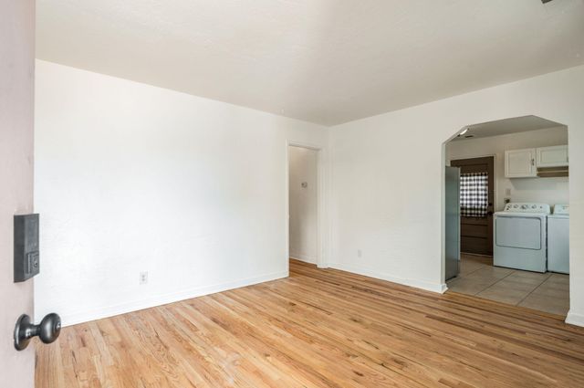 215 Madison Street NE, Albuquerque, NM 87108