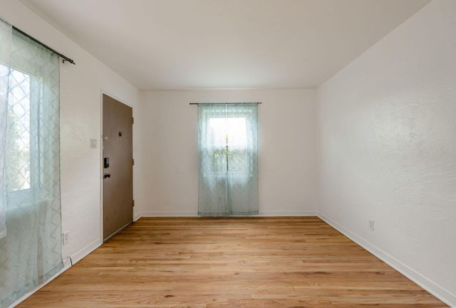 215 Madison Street NE, Albuquerque, NM 87108