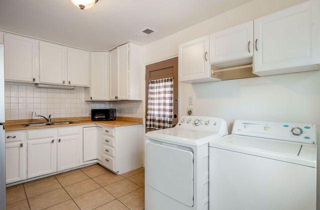 215 Madison Street NE, Albuquerque, NM 87108