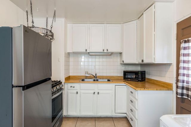 215 Madison Street NE, Albuquerque, NM 87108