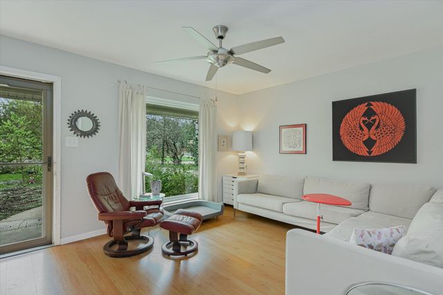 7606 Silverplume CIR, Austin, TX 78757