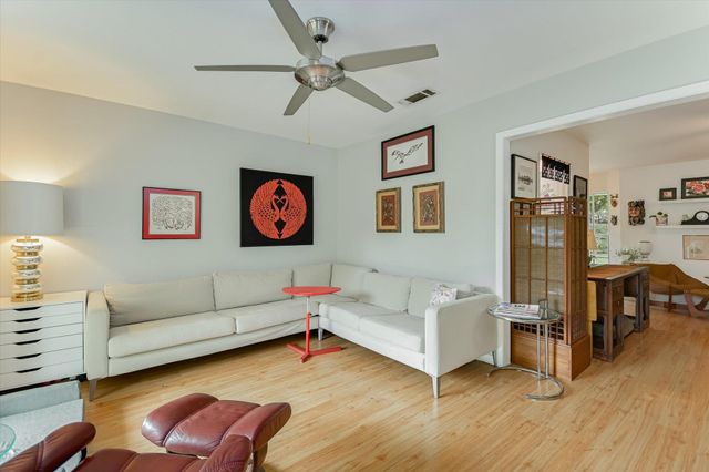 7606 Silverplume CIR, Austin, TX 78757