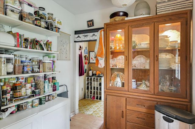 7606 Silverplume CIR, Austin, TX 78757