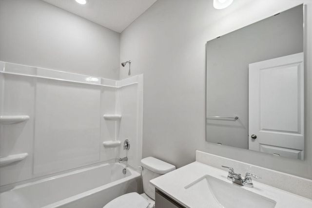 712 Winterberry Lane, Waconia, MN 55387