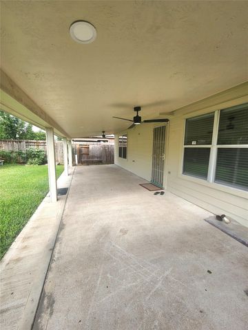 14914 Sugarhollow Drive, Sugar Land, TX 77498