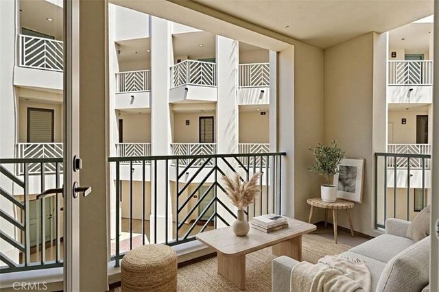 5625 Crescent Park W 207, Playa Vista, CA 90094