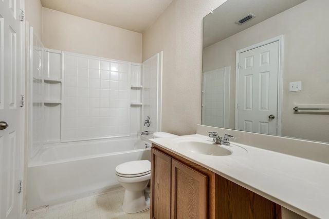 16504 Cowboy Trail, Fort Worth, TX 76247