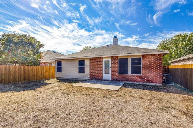 16504 Cowboy Trail, Fort Worth, TX 76247