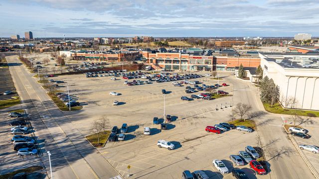 383 Summit Circle, Lombard, IL 60148