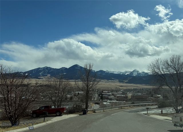 103 High Ground Ave, Livingston, MT 59047