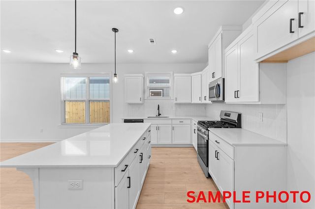6009 SW Omaha Avenue, Bentonville, AR 72713