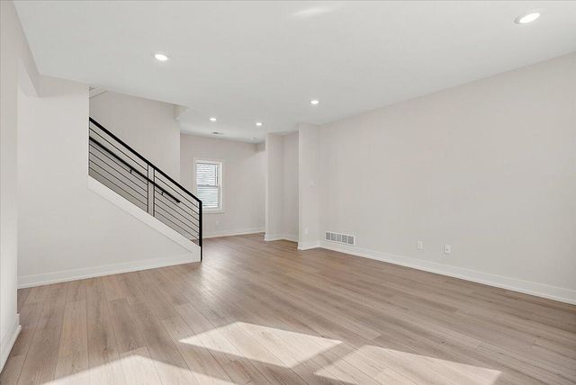 581 S Shore Drive, Holland City, MI 49423