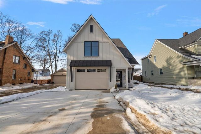 581 S Shore Drive, Holland City, MI 49423