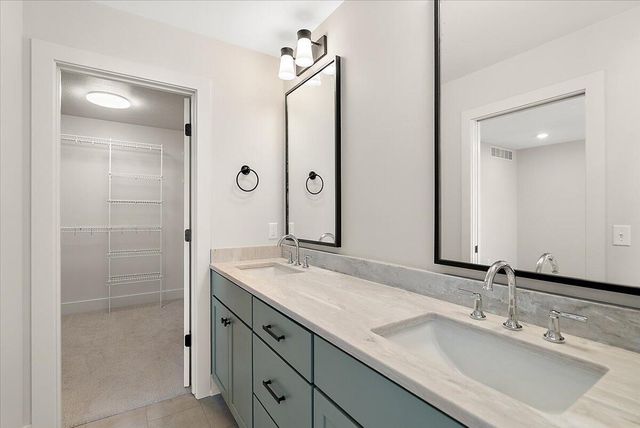 581 S Shore Drive, Holland City, MI 49423