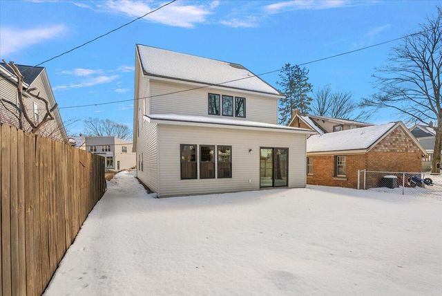 581 S Shore Drive, Holland City, MI 49423