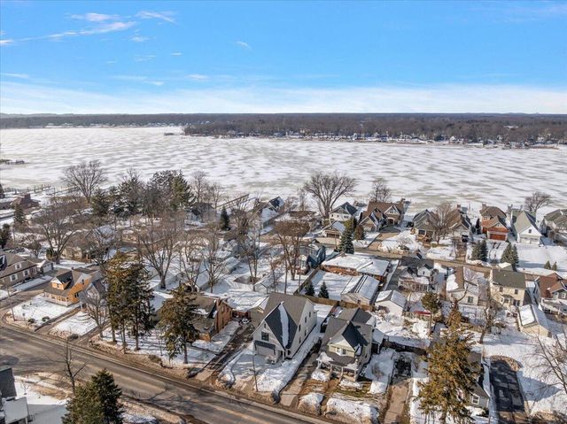 581 S Shore Drive, Holland City, MI 49423