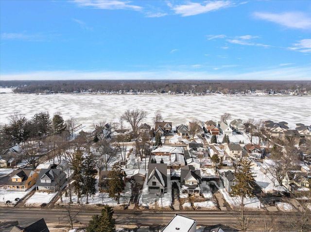 581 S Shore Drive, Holland City, MI 49423