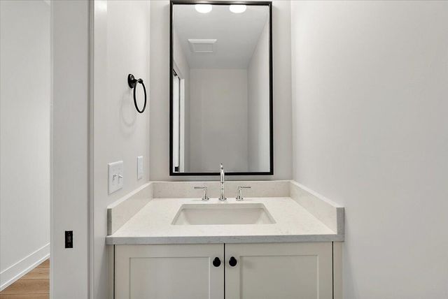 581 S Shore Drive, Holland City, MI 49423