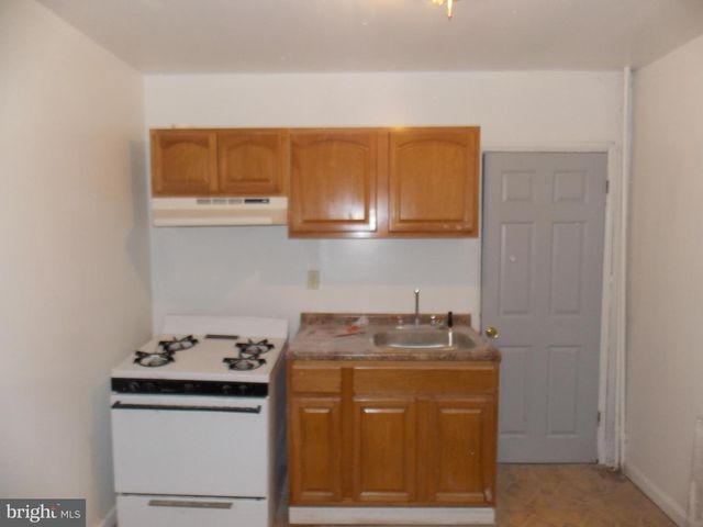 2513 INGERSOLL ST, Philadelphia, PA 19121