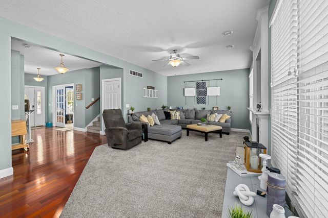 6911 Madison Street, Davenport, IA 52806