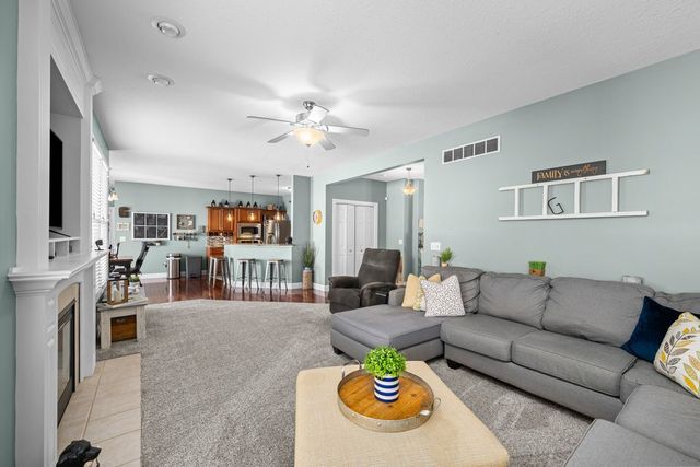 6911 Madison Street, Davenport, IA 52806